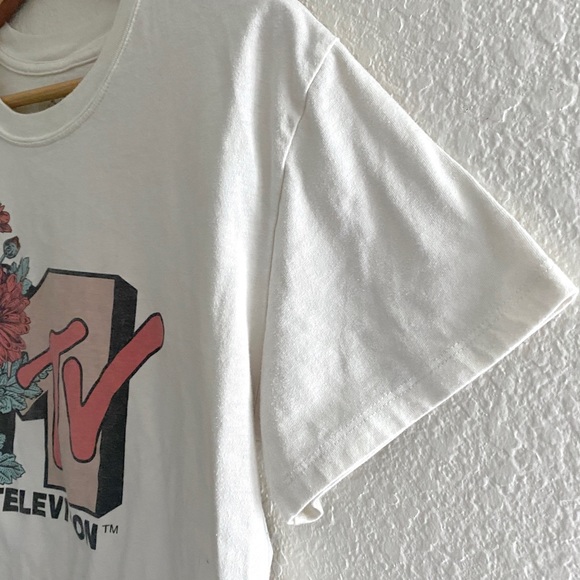 White MTV Graphic Print Tee - Picture 4 of 5